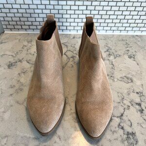 LIKE NEW Nine West Slip-on Booties